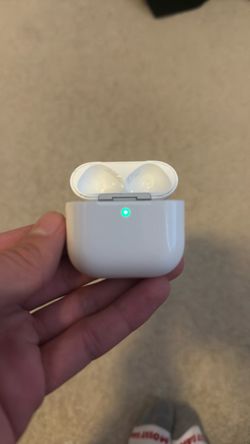 AirPods 4