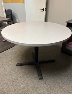 Round Table