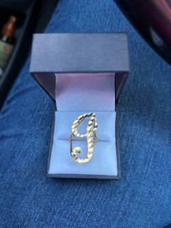 Gold Script Initial I Ring
