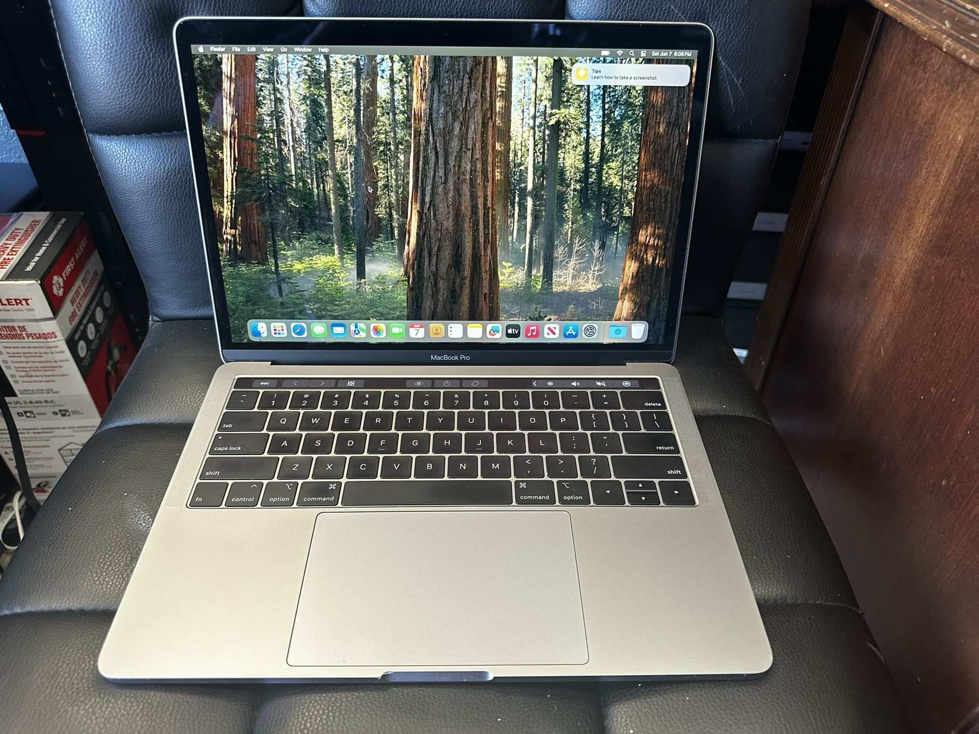 Macbook Pro 13 inches- MacOS Sequoia