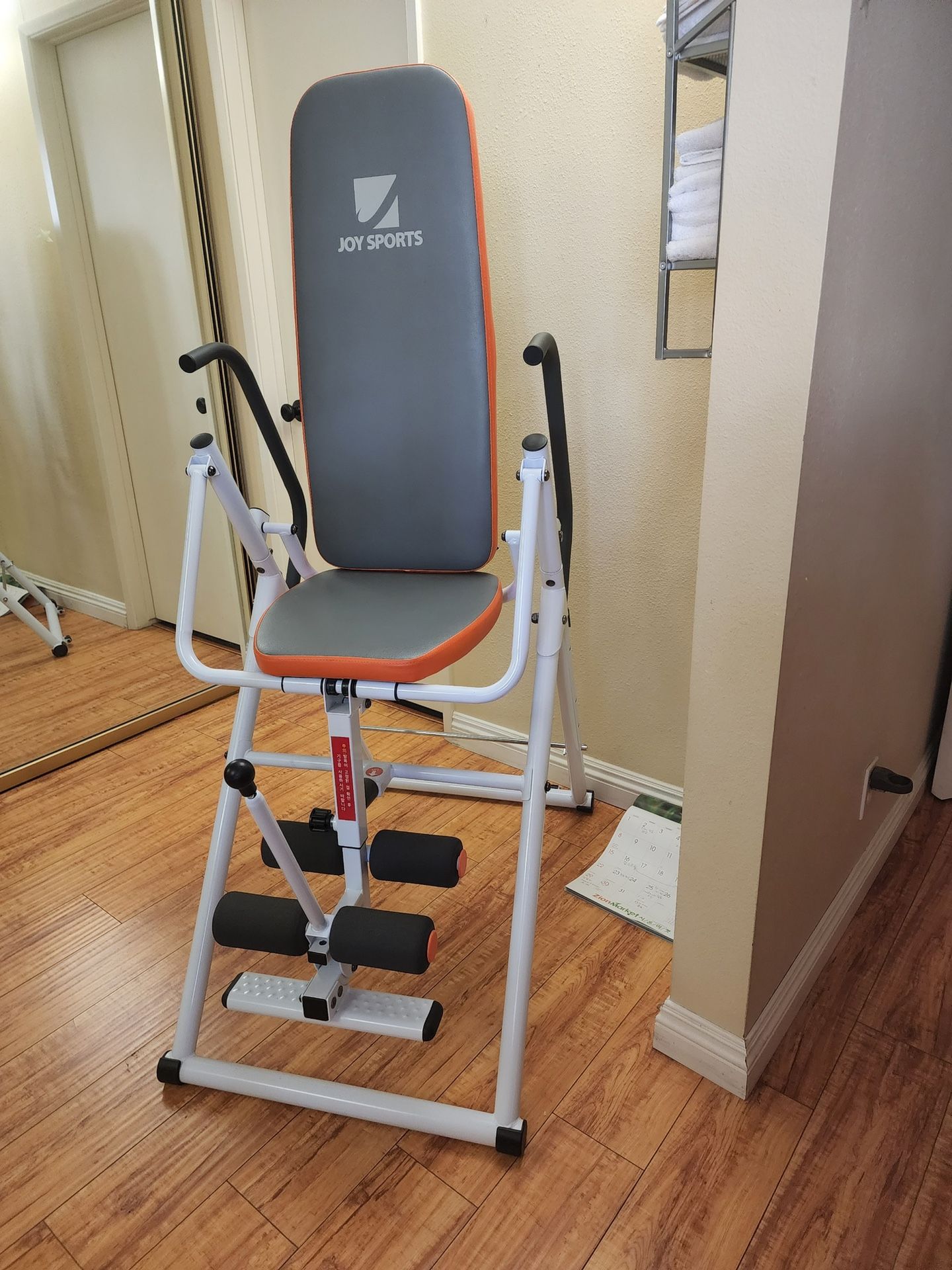 Joysports inversion table - Sit And Lay Down Feature!