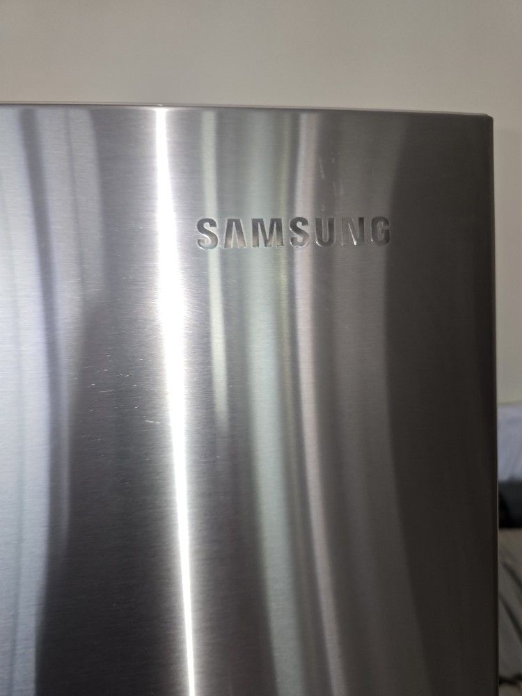 SAMSUNG 4 DOOR FRIG 