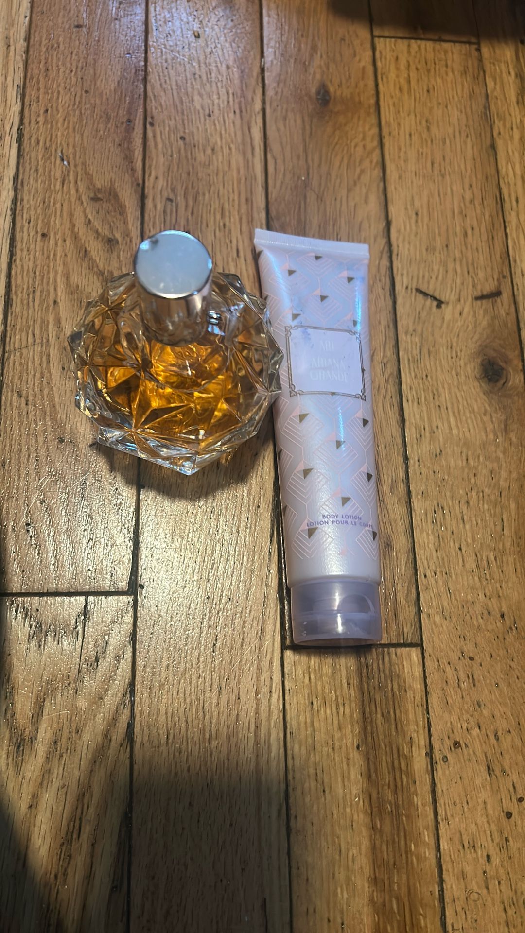 Ariana grande perfume