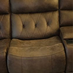 Power Recliner With Power Headrest