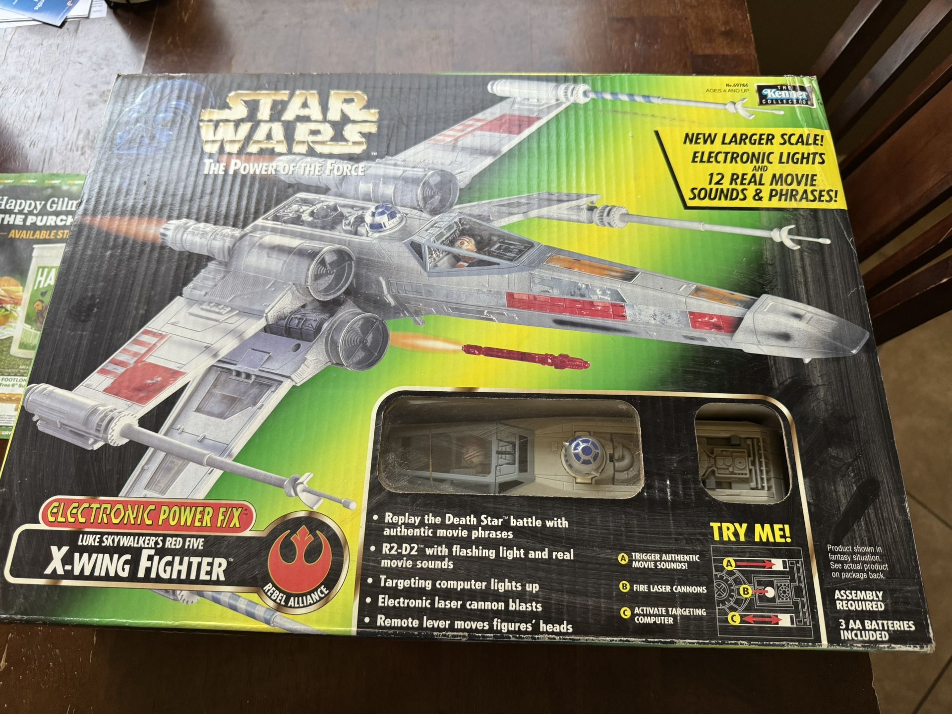 STAR WARS Power Of The Force X Wing Fighter (Luke Skywalker Edition)