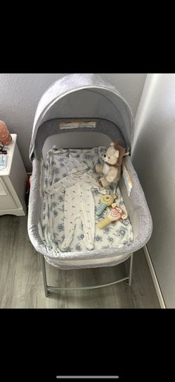Graco Travel Bassinet And Pack N Play 