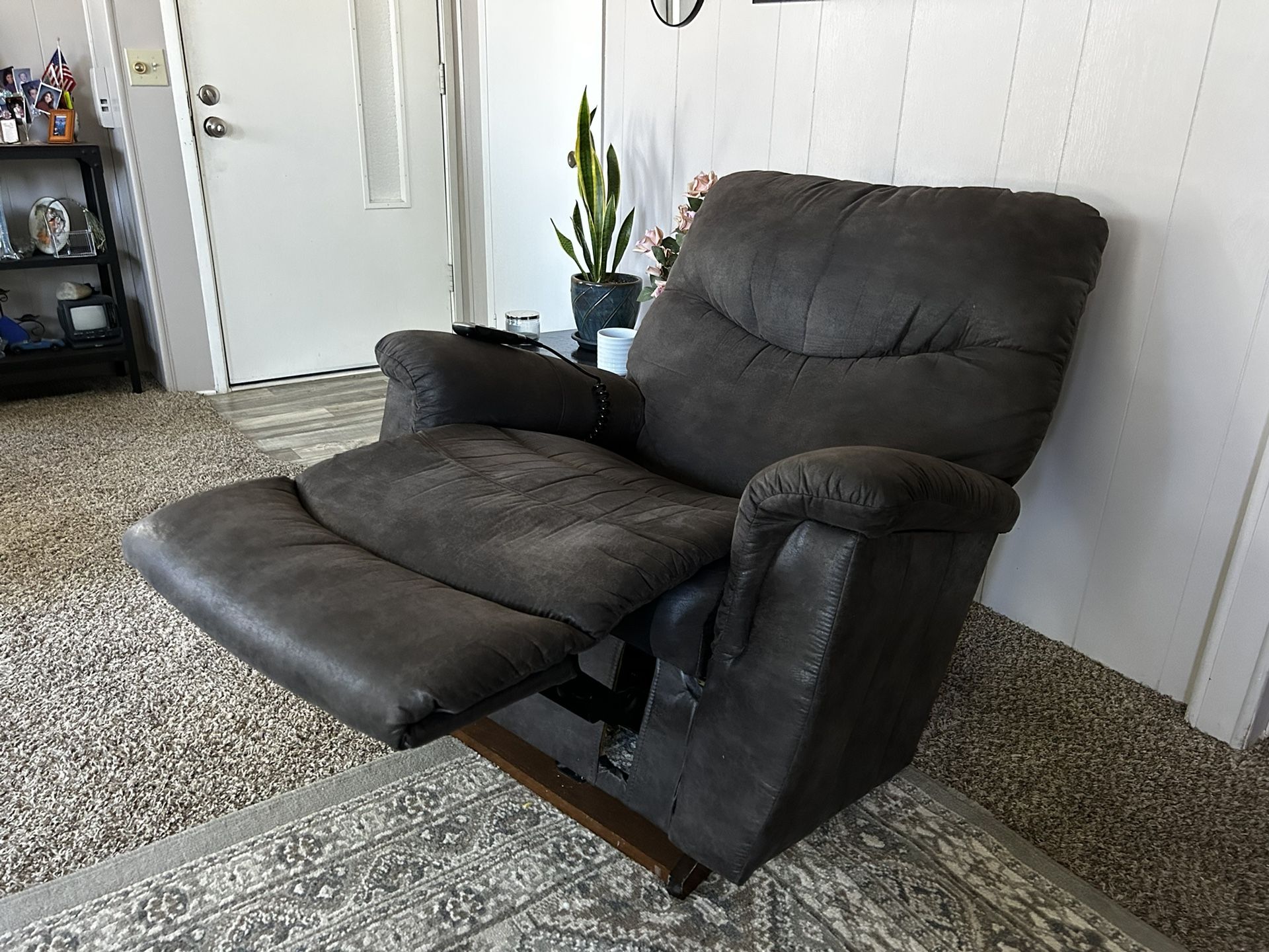 FREE DELIVERY | La-Z-Boy James Power Rocking Recliner w Heat and Massage