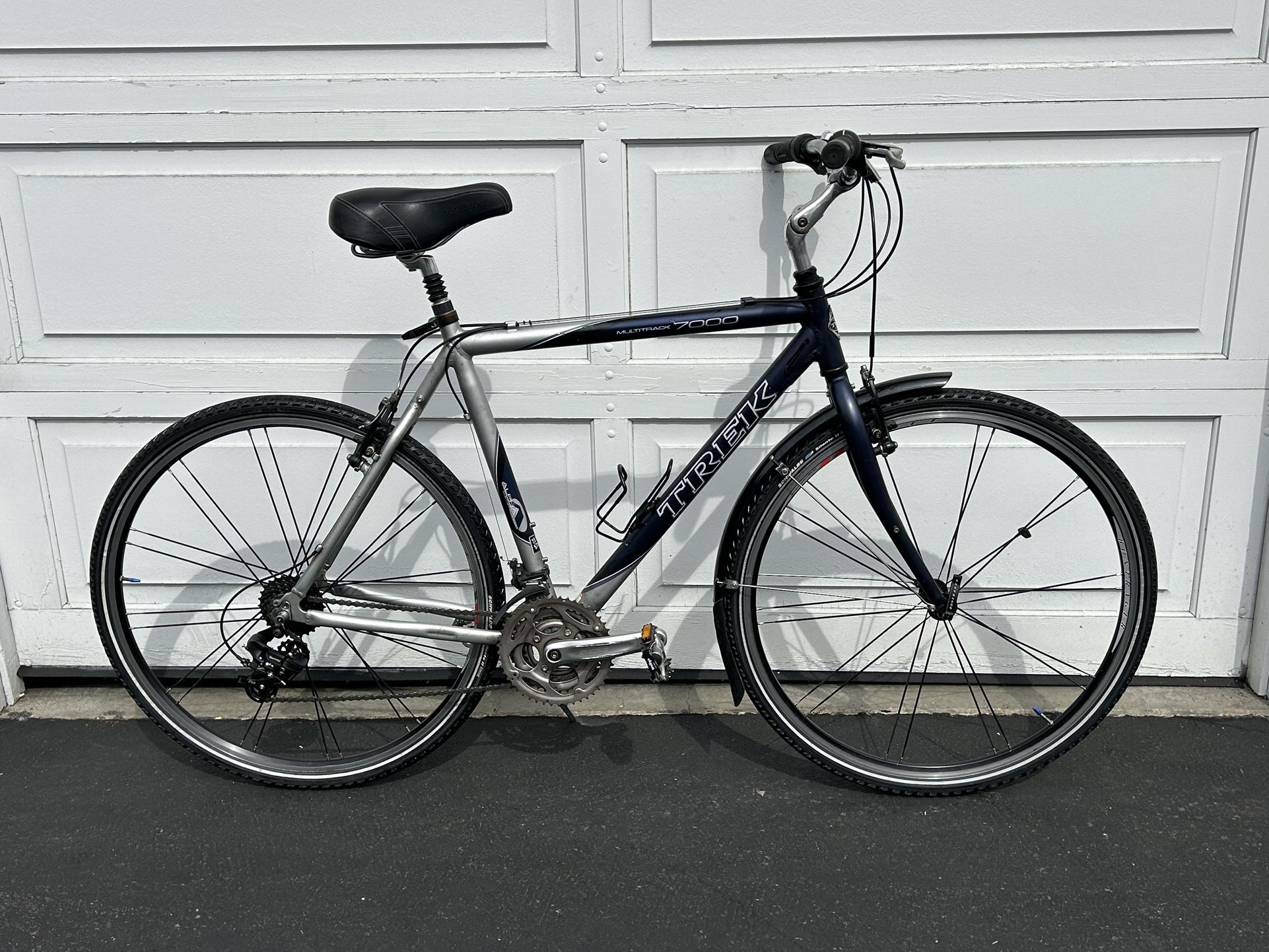 Aluminum Bike TREK 7000 Tire 700 Frame 22.5”