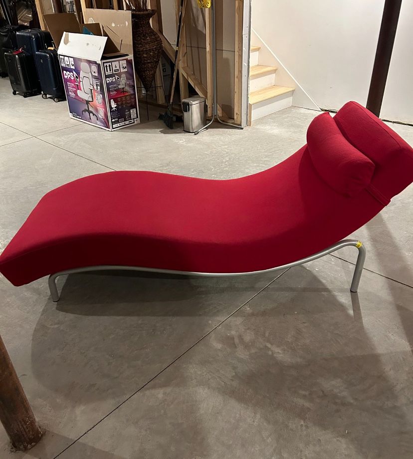 Red Chose Long Chair 