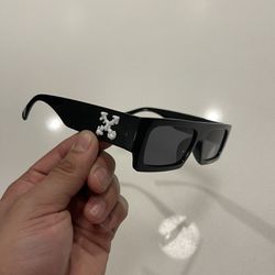 Off-White Sunglasses (check out my page🔥) 