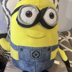 Despicable Me Minion Plush Stuffed Toy – 14” x 11” – Excellent Condition
