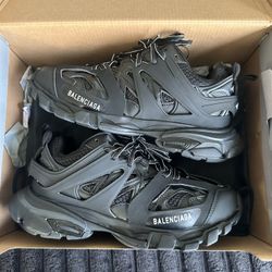 Balenciagas Tracks