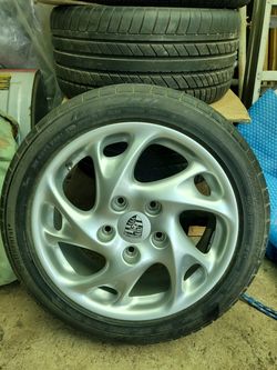 Porsche rim / tire
