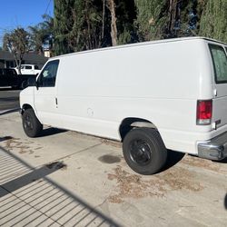 2001 Ford E-350
