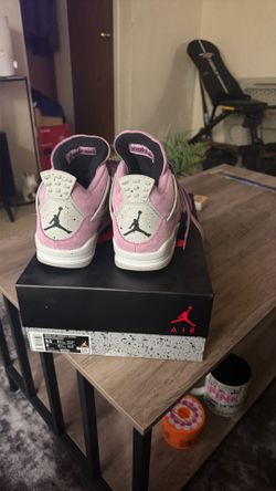 Jordan 4 size 8 men