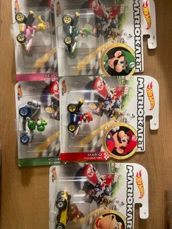 Hot wheels Mario kart set