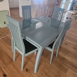 Dining Table 4 Chairs. 
