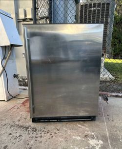 U-line Ore124 24″ Refrigerator With Stainless Solid Finish (115 V 60 Hz)
