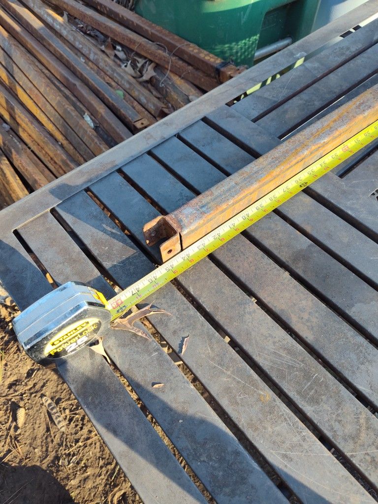 Metal bracket/Bars 3.00$each