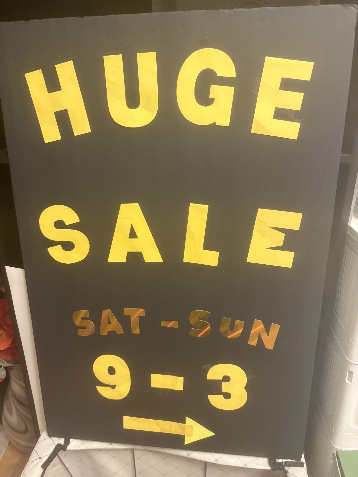 HUGE YARD SALE AND LEMONADE STAND!!