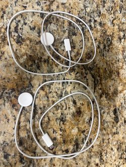 2 iPhone watch chargers magnetic