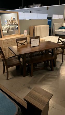 Floor Model 6 Piece Dining Set