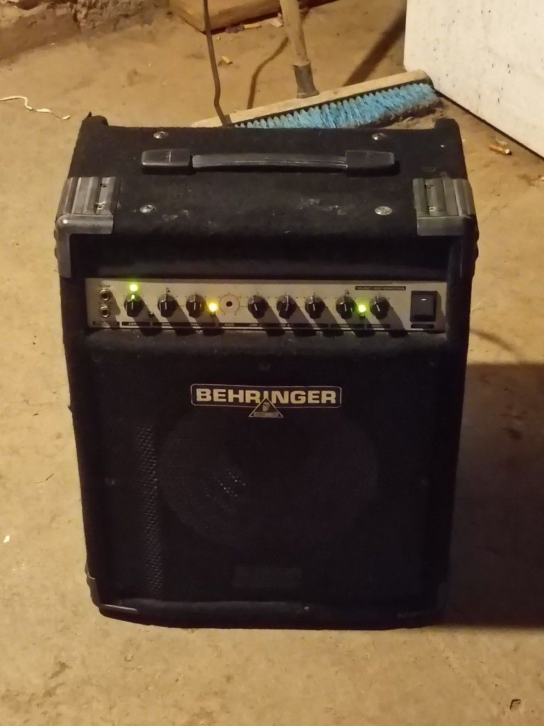 A Behringer Ultra Bass Bx1200 Base Combo Amplifier 120 W