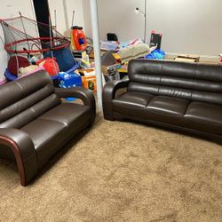 FREE DELIVERY 🚚 AND INSTALLATION - Modern Brown Leather Sofa & Loveseat