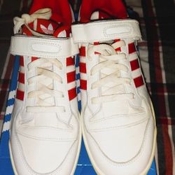 Tennis Shoes 