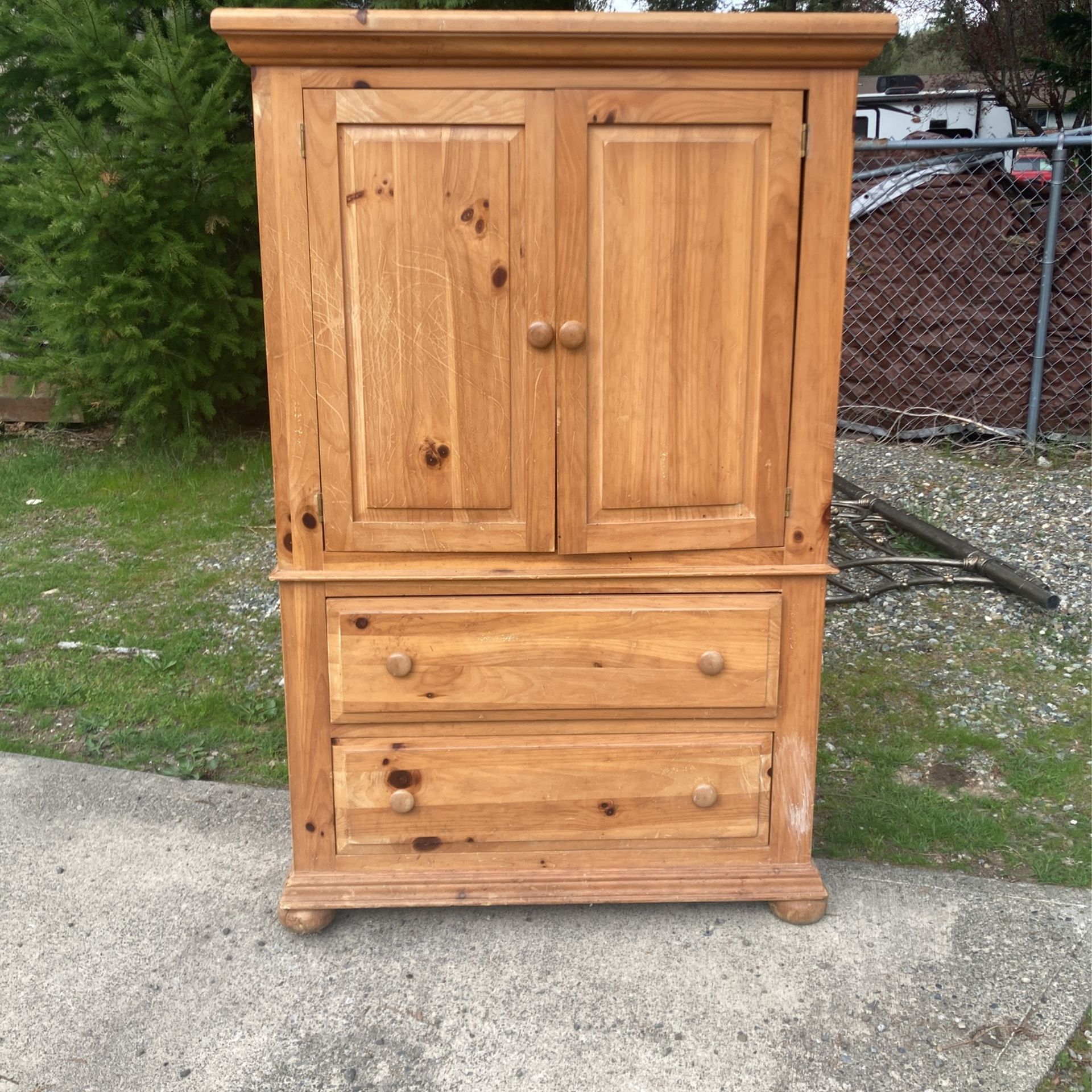 Free Armoire