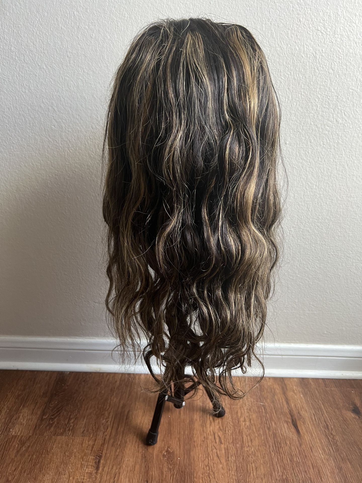 Human Hair Highlighted Upart Wig – 20in Wavy – Natural Color Blend”