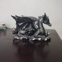 Dragon Stature Black