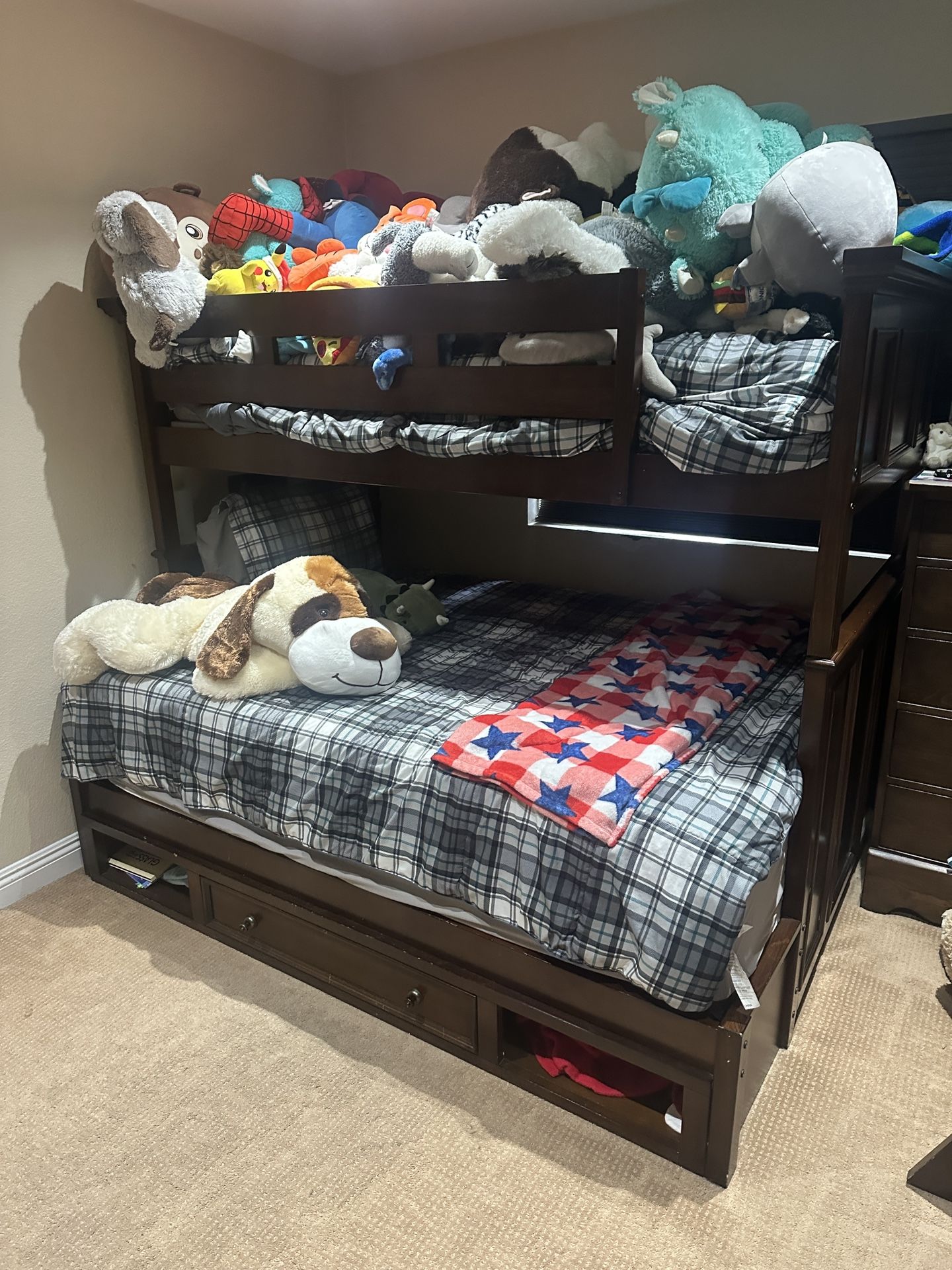 Twin over Full Bunk Bed with 1 Storage