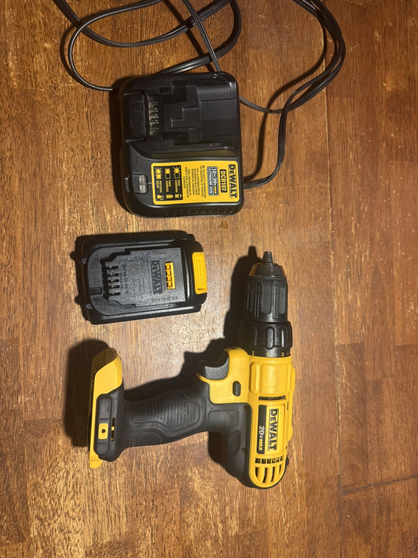 Dewalt Drill With Battery And Charger