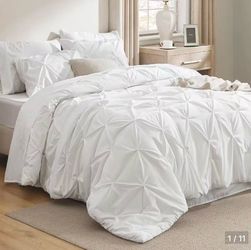 Pinch Pleat Comforter Set 7 pieces（King、Queen）
