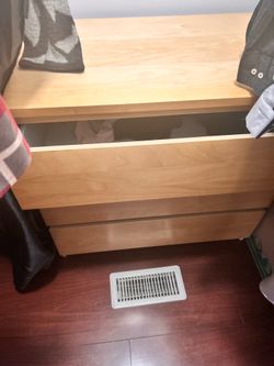 Free cabinet with 3 drawers