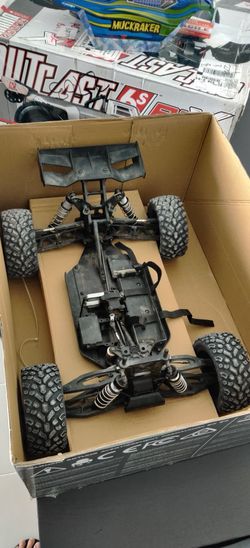 FORCE RC Muckraker 6S Truggy for Sale in Miami FL OfferUp