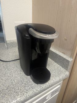 Keurig K35 K-Compact 1 Cup Coffee Maker