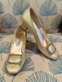 Vintage 60s Realites From Oomphies Gold Buckle Shoes sz 7