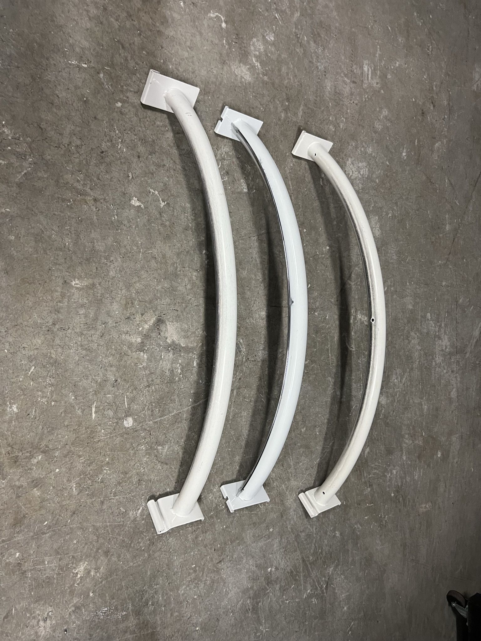 Grid Wall Quarter Curved Apparel Hanger Rail White X3