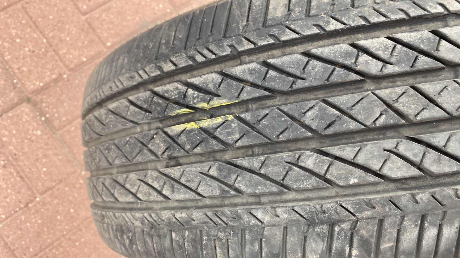 Michellin225/60R18 /3 x $90.00 están parchadas