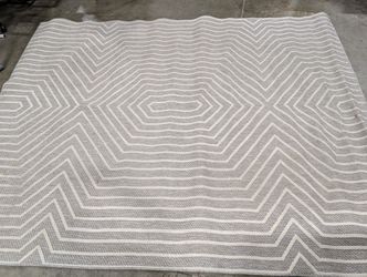 Gertmenian Regent Collection Gray Off-White Geometric Hexagon Zigzag Area Rug 7'10"x10'