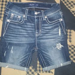 💜Miss Me Shorts Size 26💜