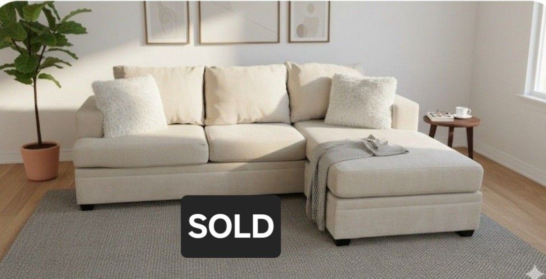 Bonaterra Sand Sectional Sofa w/ Reversible Chaise*** Excellent Condition