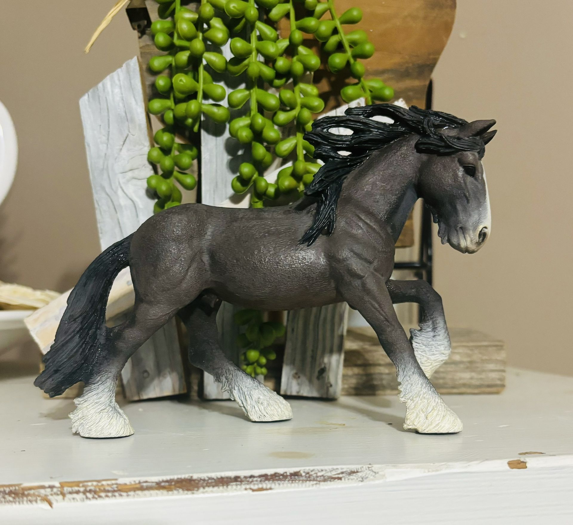 RETIRED Schleich Beautiful Running Shire Stallion Horse