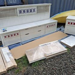 USED Twin Bookcase Bed +Nightstand Zayley  By Ashley Furniture!!! 