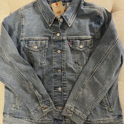 NWT Women’s Levi’s Light Wash Denim Trucker Jacket cotton blend 2X