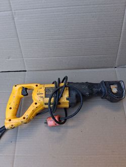 Dealt reciprocating saw used