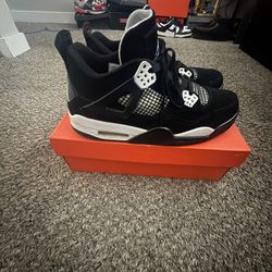 Jordan 4 White Thunder’s 