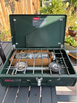Vintage Coleman 2 burner camping stove